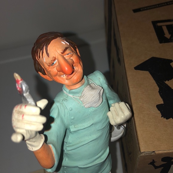 Sculpture - Picture 4 of 7